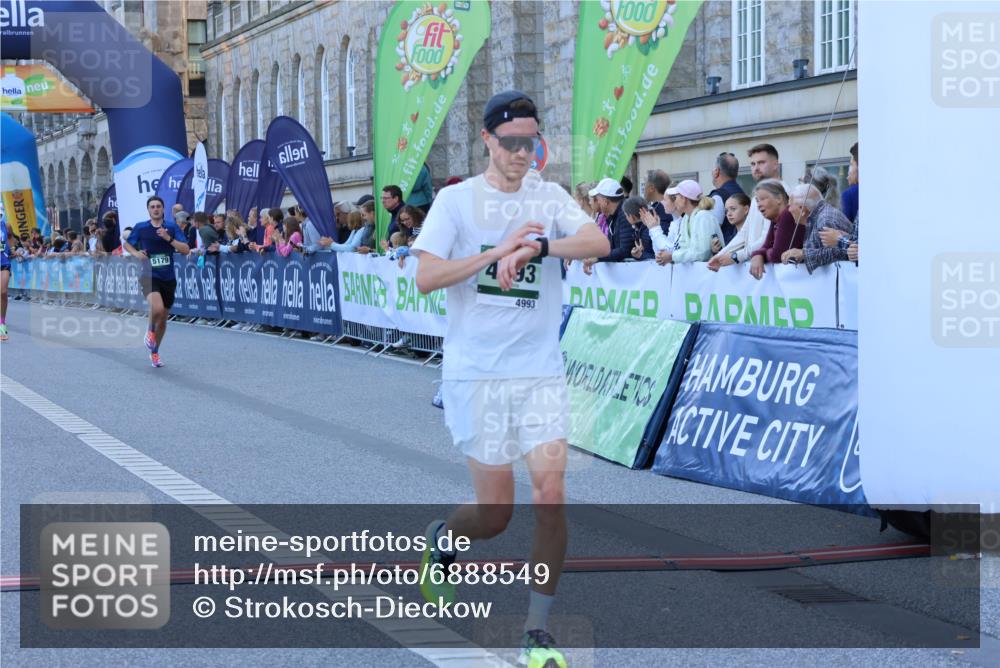 01.09.2024 - BARMER Alsterlauf Strokosch-Dieckow http://msf.ph/oto/6888549 01.09.2024 09:38:13 Ziel 2894, 4993, 5179, 8386 meine-sportfotos.de
