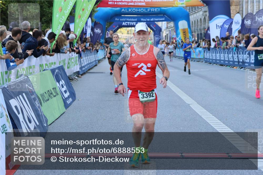 01.09.2024 - BARMER Alsterlauf Strokosch-Dieckow http://msf.ph/oto/6888553 01.09.2024 09:51:47 Ziel 2306, 2717, 3392, 3412, 4246, 4375, 4872, 4958, 5087, 5139 meine-sportfotos.de