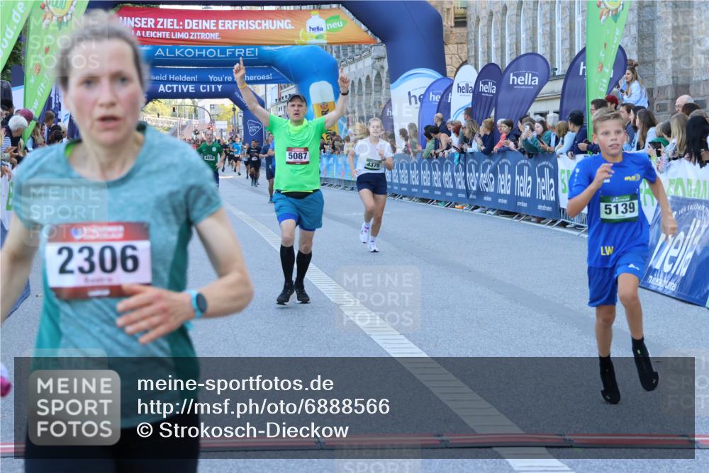 01.09.2024 - BARMER Alsterlauf Strokosch-Dieckow http://msf.ph/oto/6888566 01.09.2024 09:51:52 Ziel 2306, 2717, 3112, 3133, 3605, 4375, 4872, 4958, 5087, 5139, 5277 meine-sportfotos.de