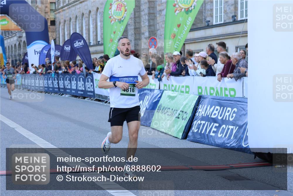 01.09.2024 - BARMER Alsterlauf Strokosch-Dieckow http://msf.ph/oto/6888602 01.09.2024 09:38:35 Ziel 3932, 4434, 4816, 4879 meine-sportfotos.de