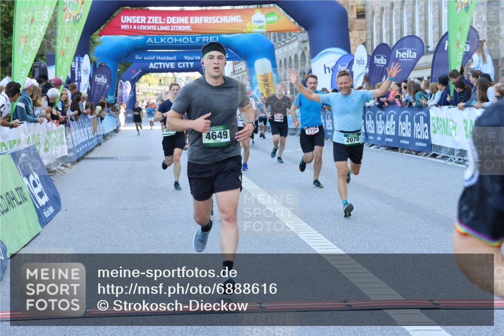 01.09.2024 - BARMER Alsterlauf Strokosch-Dieckow http://msf.ph/oto/6888616 01.09.2024 09:52:13 Ziel 2070, 2082, 2334, 3130, 3253, 3397, 3430, 3496, 3690, 3691, 4058, 4343, 4536, 4649, 4942, 5184, 8322 meine-sportfotos.de
