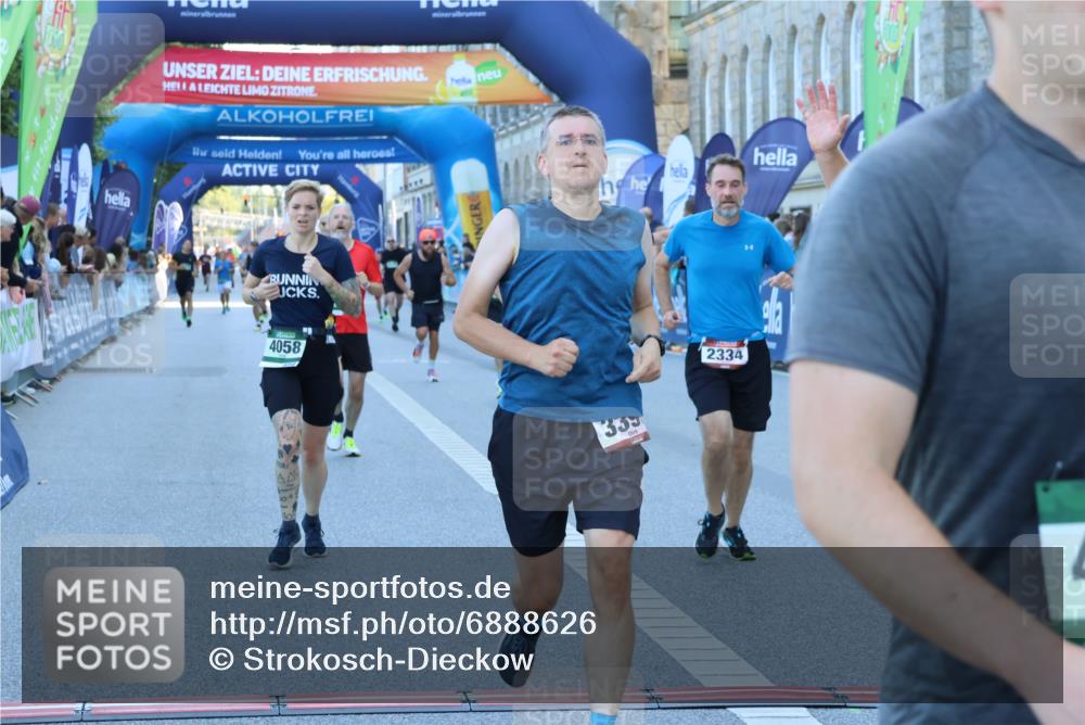 01.09.2024 - BARMER Alsterlauf Strokosch-Dieckow http://msf.ph/oto/6888626 01.09.2024 09:52:15 Ziel 2070, 2082, 2334, 3130, 3253, 3306, 3397, 3496, 3595, 3690, 3691, 4058, 4649, 4773, 4942, 5184 meine-sportfotos.de