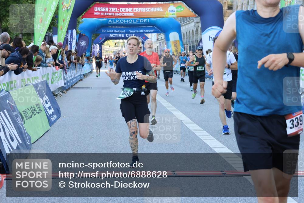 01.09.2024 - BARMER Alsterlauf Strokosch-Dieckow http://msf.ph/oto/6888628 01.09.2024 09:52:16 Ziel 2070, 2082, 2334, 3130, 3253, 3306, 3397, 3496, 3595, 3690, 3691, 4058, 4179, 4649, 4773, 4942, 5184 meine-sportfotos.de
