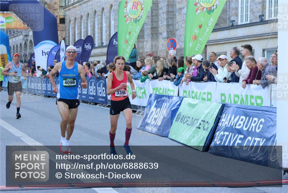 01.09.2024 - BARMER Alsterlauf Strokosch-Dieckow http://msf.ph/oto/6888639 01.09.2024 09:38:58 Ziel 3286, 3398, 3585, 3701, 3793, 4034, 4098, 4229, 4525, 4955, 5017, 5044, 8380 meine-sportfotos.de