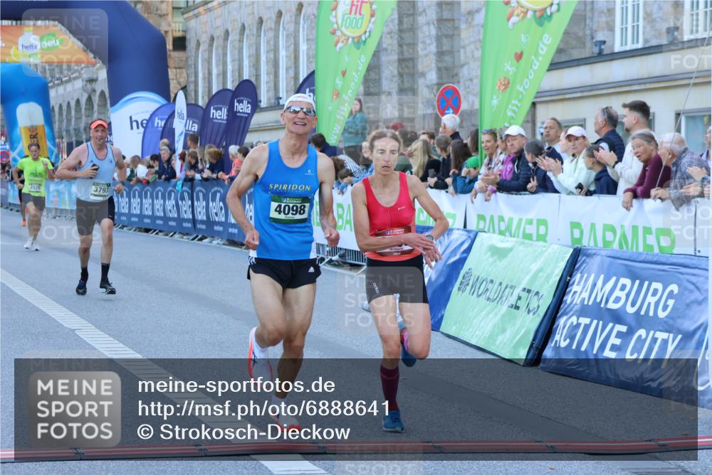 01.09.2024 - BARMER Alsterlauf Strokosch-Dieckow http://msf.ph/oto/6888641 01.09.2024 09:38:59 Ziel 3286, 3398, 3585, 3701, 3793, 4034, 4098, 4229, 4525, 4849, 4955, 5017, 5044, 8380 meine-sportfotos.de
