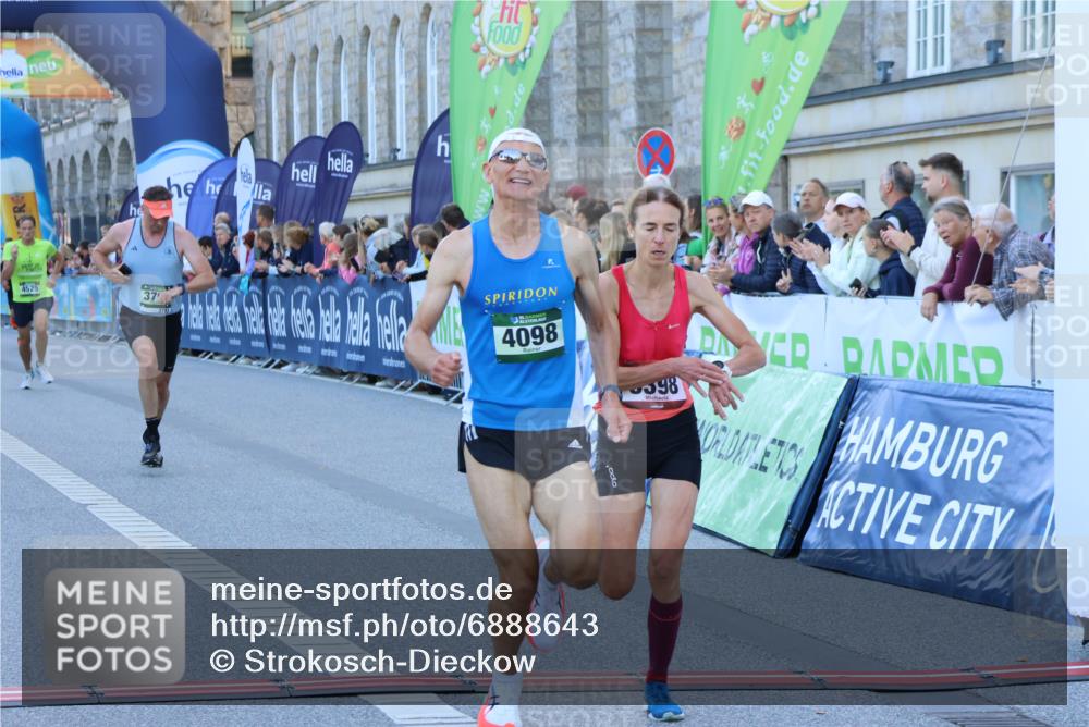 01.09.2024 - BARMER Alsterlauf Strokosch-Dieckow http://msf.ph/oto/6888643 01.09.2024 09:38:59 Ziel 3286, 3398, 3585, 3701, 3793, 4034, 4098, 4229, 4525, 4849, 4955, 5017, 5044, 8380 meine-sportfotos.de