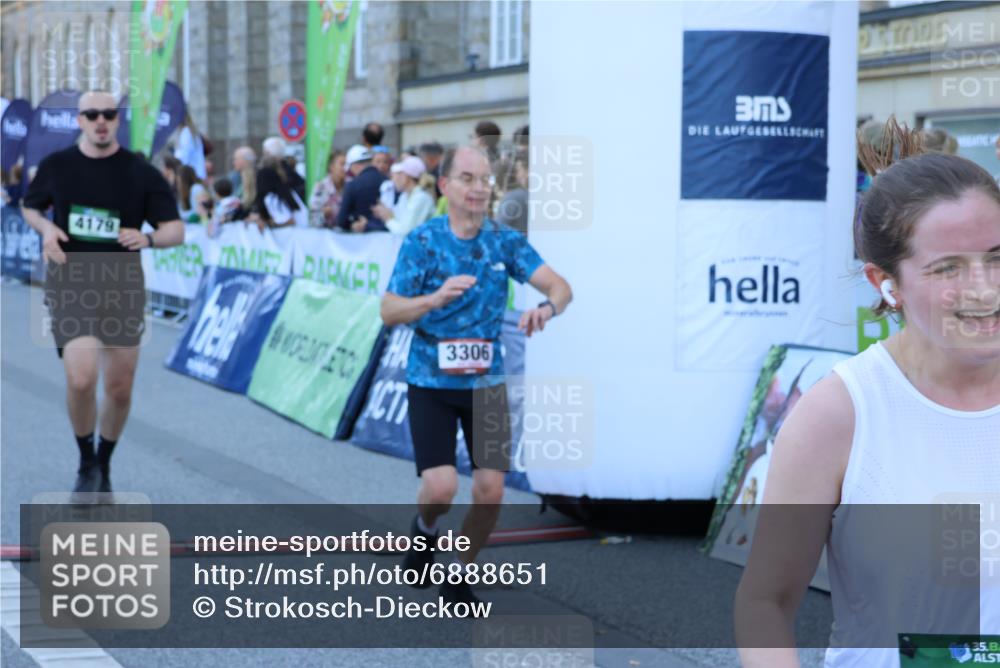 01.09.2024 - BARMER Alsterlauf Strokosch-Dieckow http://msf.ph/oto/6888651 01.09.2024 09:52:26 Ziel 2188, 2429, 3037, 3235, 3306, 3595, 3720, 4179, 4369, 4758, 4773, 4864, 5086 meine-sportfotos.de