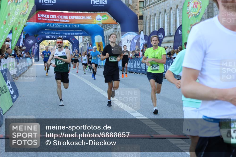 01.09.2024 - BARMER Alsterlauf Strokosch-Dieckow http://msf.ph/oto/6888657 01.09.2024 09:39:03 Ziel 3286, 3585, 3604, 3701, 3793, 4034, 4229, 4525, 4849, 4955, 5017, 5044, 8331, 8360, 8380 meine-sportfotos.de
