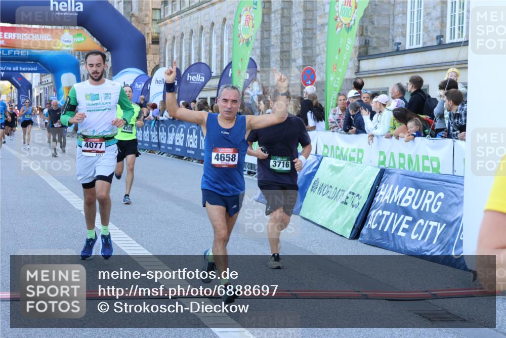01.09.2024 - BARMER Alsterlauf Strokosch-Dieckow http://msf.ph/oto/6888697 01.09.2024 09:52:44 Ziel 2036, 2291, 2295, 2353, 2453, 2712, 2862, 3377, 3526, 3716, 3858, 4077, 4203, 4330, 4658, 5074, 5240, 8021 meine-sportfotos.de