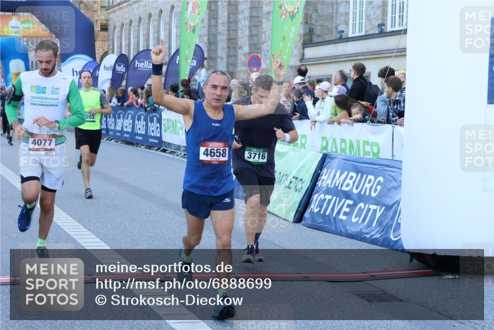 01.09.2024 - BARMER Alsterlauf Strokosch-Dieckow http://msf.ph/oto/6888699 01.09.2024 09:52:44 Ziel 2036, 2291, 2295, 2353, 2453, 2712, 2862, 3377, 3526, 3716, 3858, 4077, 4203, 4330, 4658, 5074, 5240, 8021 meine-sportfotos.de