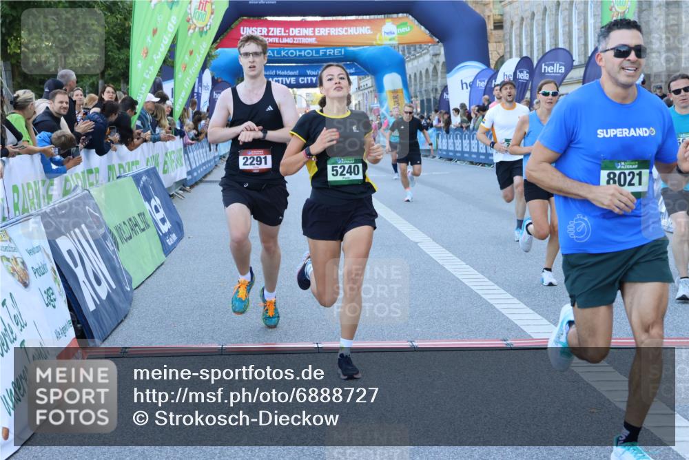 01.09.2024 - BARMER Alsterlauf Strokosch-Dieckow http://msf.ph/oto/6888727 01.09.2024 09:52:53 Ziel 2291, 2295, 2310, 2338, 2712, 2862, 2931, 3325, 3526, 5074, 5240, 8021, 8161 meine-sportfotos.de