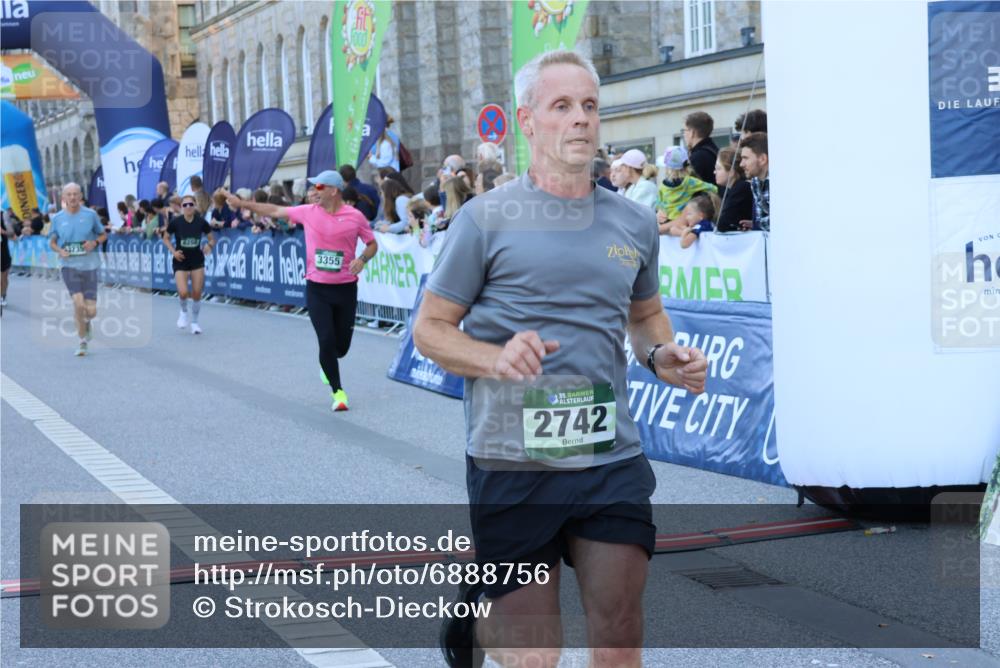 01.09.2024 - BARMER Alsterlauf Strokosch-Dieckow http://msf.ph/oto/6888756 01.09.2024 09:53:05 Ziel 2338, 2742, 2953, 3355, 3476, 3570, 3735, 4258, 4562, 4629, 5051, 5068, 8258, 8279 meine-sportfotos.de