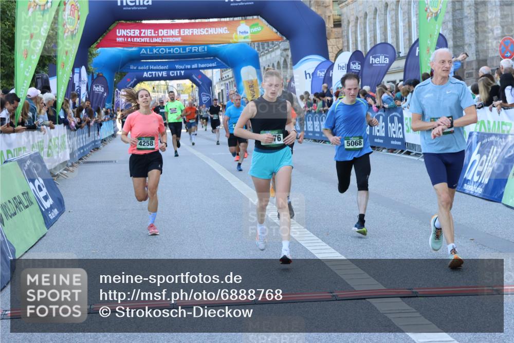 01.09.2024 - BARMER Alsterlauf Strokosch-Dieckow http://msf.ph/oto/6888768 01.09.2024 09:53:10 Ziel 2200, 2436, 2437, 2953, 2968, 3355, 3476, 3570, 3735, 4258, 4512, 4562, 4629, 4637, 5051, 5068, 8258, 8268, 8279 meine-sportfotos.de