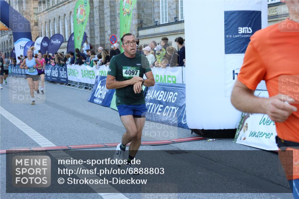 01.09.2024 - BARMER Alsterlauf Strokosch-Dieckow http://msf.ph/oto/6888803 01.09.2024 09:53:23 Ziel 2084, 2484, 2836, 2968, 3216, 3369, 3370, 3379, 3656, 3791, 3798, 3838, 4097, 4124, 4129, 4436, 4686, 4789, 4891, 4995, 8108, 8122, 8151 meine-sportfotos.de