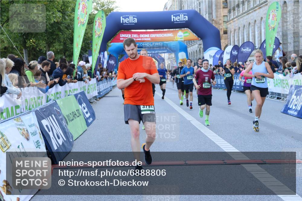 01.09.2024 - BARMER Alsterlauf Strokosch-Dieckow http://msf.ph/oto/6888806 01.09.2024 09:53:24 Ziel 2084, 2484, 2836, 3216, 3369, 3370, 3379, 3656, 3791, 3798, 3838, 4097, 4124, 4129, 4436, 4686, 4789, 4891, 4995, 8108, 8122, 8151 meine-sportfotos.de