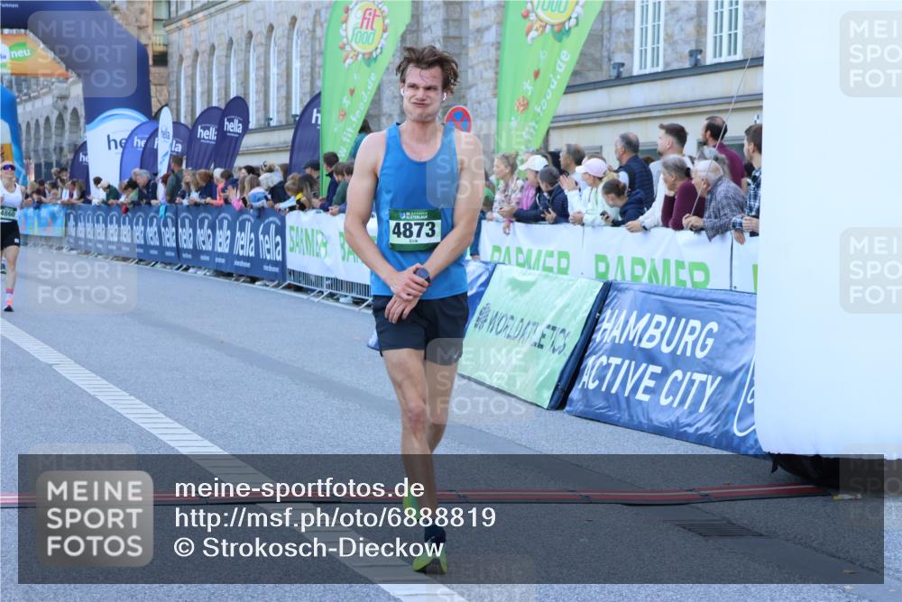 01.09.2024 - BARMER Alsterlauf Strokosch-Dieckow http://msf.ph/oto/6888819 01.09.2024 09:40:25 Ziel 3042, 4787, 4860, 4873 meine-sportfotos.de