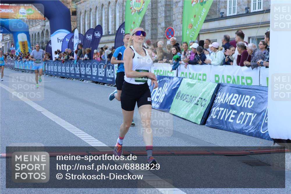 01.09.2024 - BARMER Alsterlauf Strokosch-Dieckow http://msf.ph/oto/6888829 01.09.2024 09:40:29 Ziel 3042, 4275, 4787, 4860, 4978 meine-sportfotos.de
