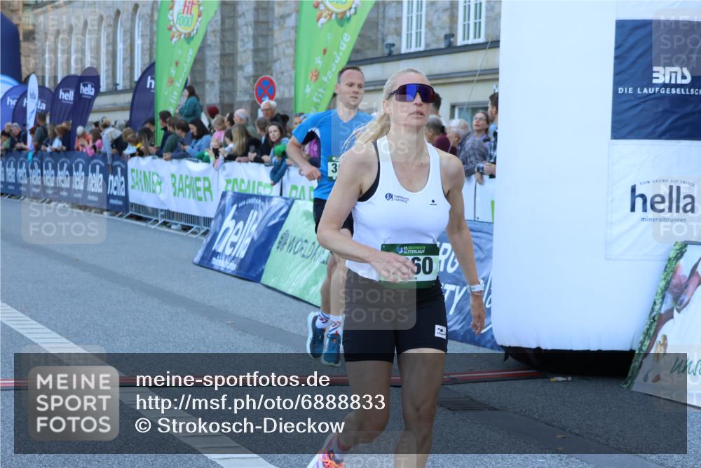 01.09.2024 - BARMER Alsterlauf Strokosch-Dieckow http://msf.ph/oto/6888833 01.09.2024 09:40:30 Ziel 3042, 4275, 4787, 4860, 4978 meine-sportfotos.de