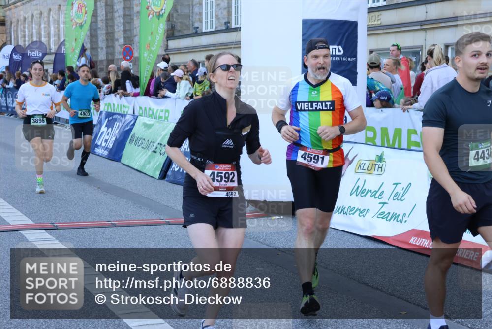 01.09.2024 - BARMER Alsterlauf Strokosch-Dieckow http://msf.ph/oto/6888836 01.09.2024 09:53:37 Ziel 2190, 2860, 2949, 3374, 3809, 3895, 4591, 4592, 4724, 4803, 4818, 4824, 4846, 8100, 8312, 8335 meine-sportfotos.de