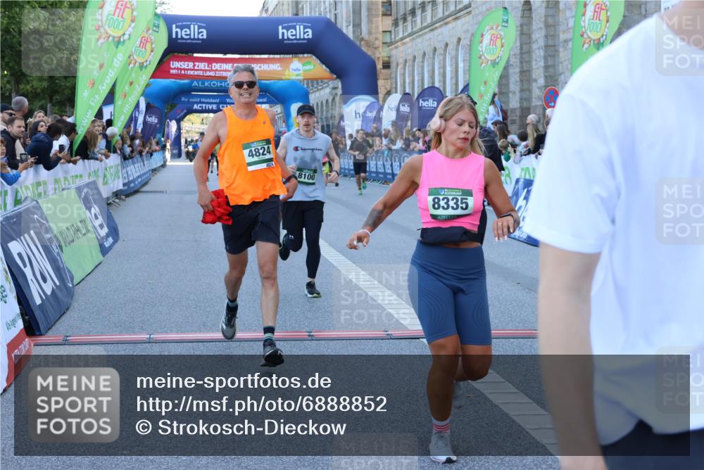 01.09.2024 - BARMER Alsterlauf Strokosch-Dieckow http://msf.ph/oto/6888852 01.09.2024 09:53:42 Ziel 2042, 2190, 2860, 3374, 3741, 3808, 4194, 4383, 4457, 4724, 4818, 4824, 4846, 5026, 8100, 8312, 8335 meine-sportfotos.de