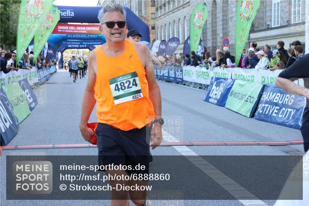01.09.2024 - BARMER Alsterlauf Strokosch-Dieckow http://msf.ph/oto/6888860 01.09.2024 09:53:43 Ziel 2042, 2190, 2860, 3136, 3741, 3808, 4194, 4383, 4457, 4724, 4818, 4824, 4846, 5026, 8100, 8312, 8335 meine-sportfotos.de