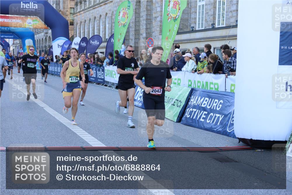 01.09.2024 - BARMER Alsterlauf Strokosch-Dieckow http://msf.ph/oto/6888864 01.09.2024 09:53:48 Ziel 2042, 2190, 2215, 2399, 3014, 3020, 3136, 3741, 3808, 4194, 4383, 4457, 4661, 4924, 5026, 5155, 5157, 5202, 8013 meine-sportfotos.de