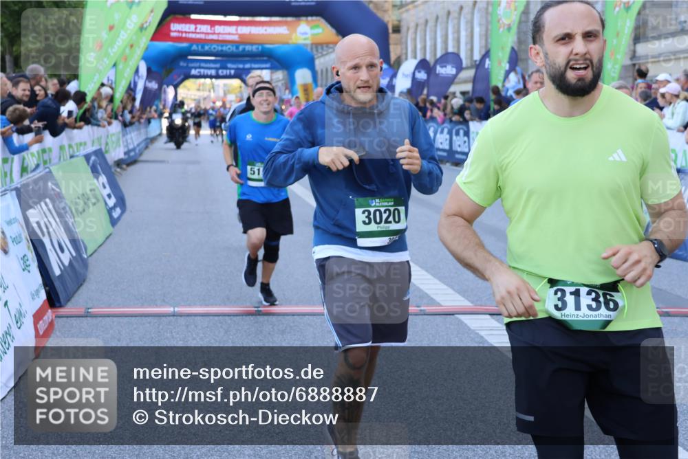 01.09.2024 - BARMER Alsterlauf Strokosch-Dieckow http://msf.ph/oto/6888887 01.09.2024 09:53:55 Ziel 2215, 2399, 2808, 3014, 3020, 3136, 3333, 3777, 4041, 4154, 4533, 4594, 4661, 4924, 5034, 5155, 5157, 5183, 5202, 8013 meine-sportfotos.de