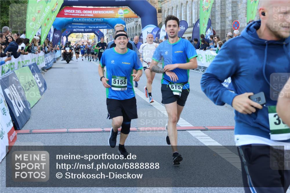01.09.2024 - BARMER Alsterlauf Strokosch-Dieckow http://msf.ph/oto/6888888 01.09.2024 09:53:56 Ziel 2215, 2399, 2808, 3014, 3020, 3136, 3333, 3777, 4041, 4154, 4533, 4594, 4661, 4924, 5034, 5155, 5157, 5183, 5202, 8013, 8128 meine-sportfotos.de