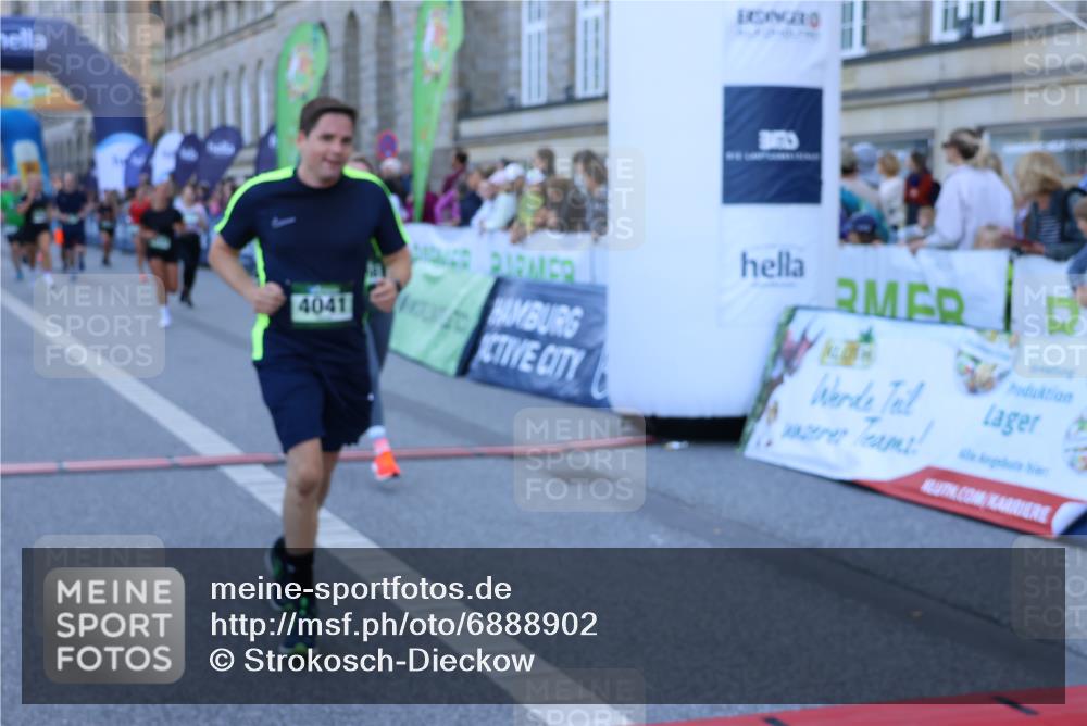 01.09.2024 - BARMER Alsterlauf Strokosch-Dieckow http://msf.ph/oto/6888902 01.09.2024 09:54:02 Ziel 2156, 2296, 2297, 2416, 2711, 2808, 3333, 3777, 3852, 4041, 4055, 4154, 4533, 4594, 5034, 5183, 8020, 8128, 8166, 8277 meine-sportfotos.de