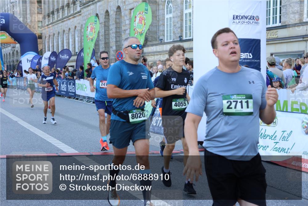 01.09.2024 - BARMER Alsterlauf Strokosch-Dieckow http://msf.ph/oto/6888910 01.09.2024 09:54:11 Ziel 2296, 2297, 2416, 2697, 2711, 2728, 2985, 3852, 4055, 4240, 4895, 5229, 8020 meine-sportfotos.de