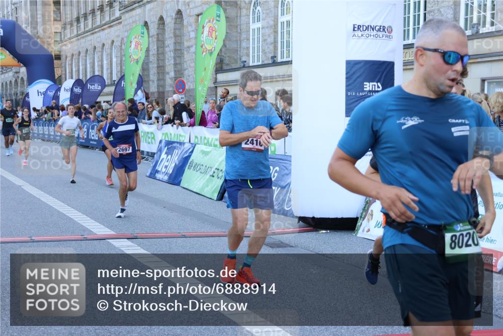01.09.2024 - BARMER Alsterlauf Strokosch-Dieckow http://msf.ph/oto/6888914 01.09.2024 09:54:13 Ziel 2296, 2297, 2416, 2540, 2697, 2728, 2985, 4055, 4240, 4315, 4895, 5001, 5229, 8020 meine-sportfotos.de