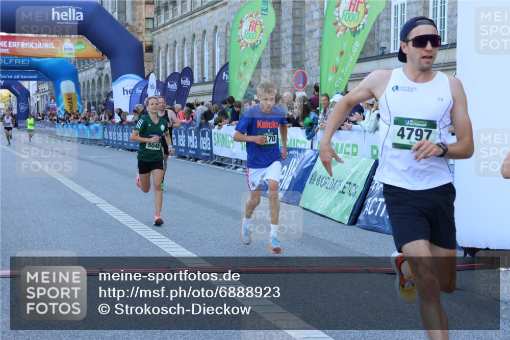 01.09.2024 - BARMER Alsterlauf Strokosch-Dieckow http://msf.ph/oto/6888923 01.09.2024 09:41:07 Ziel 4463, 4797, 4805, 5046, 5170, 8276 meine-sportfotos.de