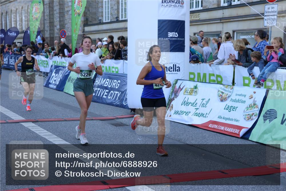 01.09.2024 - BARMER Alsterlauf Strokosch-Dieckow http://msf.ph/oto/6888926 01.09.2024 09:54:16 Ziel 2540, 2599, 2697, 2728, 2985, 3776, 3780, 4240, 4315, 4738, 4895, 5001, 5229 meine-sportfotos.de