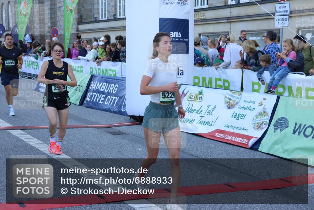 01.09.2024 - BARMER Alsterlauf Strokosch-Dieckow http://msf.ph/oto/6888933 01.09.2024 09:54:17 Ziel 2540, 2599, 2728, 2985, 3776, 3780, 4240, 4315, 4738, 4895, 5001, 5229 meine-sportfotos.de