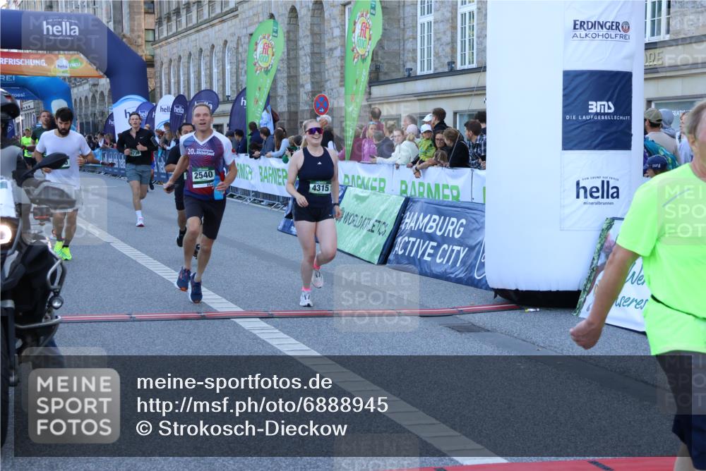 01.09.2024 - BARMER Alsterlauf Strokosch-Dieckow http://msf.ph/oto/6888945 01.09.2024 09:54:23 Ziel 2540, 2561, 2599, 3776, 3780, 4172, 4173, 4303, 4315, 4514, 4738, 5001 meine-sportfotos.de