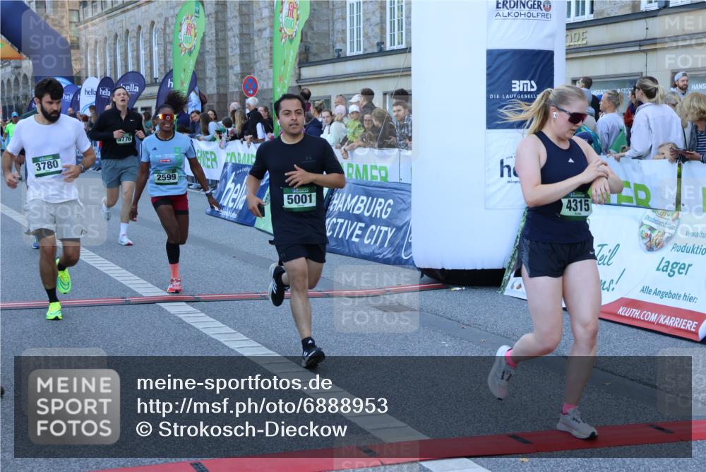 01.09.2024 - BARMER Alsterlauf Strokosch-Dieckow http://msf.ph/oto/6888953 01.09.2024 09:54:24 Ziel 2540, 2561, 2599, 3654, 3776, 3780, 4172, 4173, 4303, 4315, 4514, 4738, 5001 meine-sportfotos.de