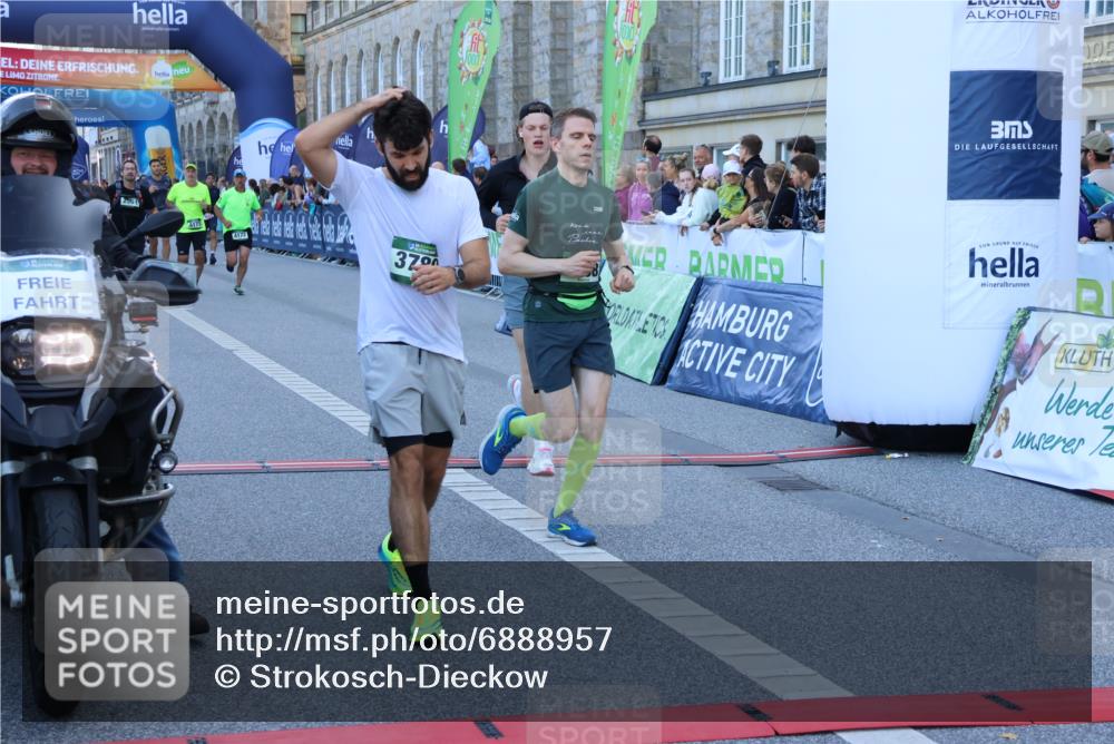 01.09.2024 - BARMER Alsterlauf Strokosch-Dieckow http://msf.ph/oto/6888957 01.09.2024 09:54:26 Ziel 2561, 2599, 2878, 3654, 3776, 3780, 4172, 4173, 4303, 4514, 4738, 5001 meine-sportfotos.de