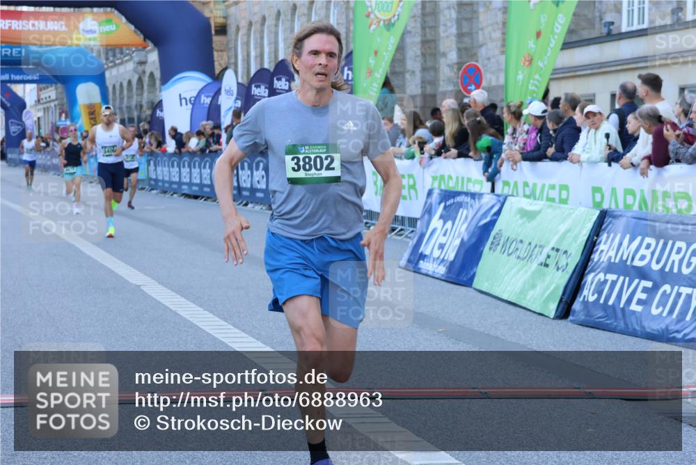 01.09.2024 - BARMER Alsterlauf Strokosch-Dieckow http://msf.ph/oto/6888963 01.09.2024 09:41:25 Ziel 3400, 3802, 3881, 4136, 4615, 4845 meine-sportfotos.de