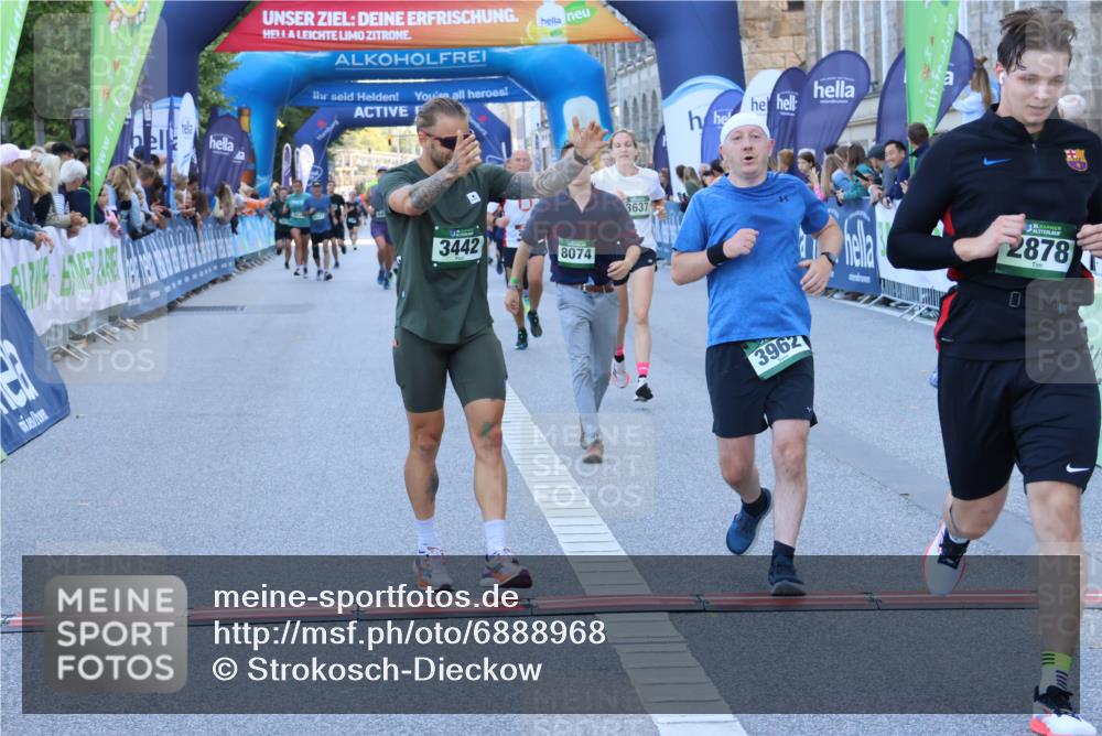 01.09.2024 - BARMER Alsterlauf Strokosch-Dieckow http://msf.ph/oto/6888968 01.09.2024 09:54:37 Ziel 2372, 2878, 2899, 3402, 3442, 3637, 3654, 3679, 3938, 3962, 4492, 4519, 4836, 8074 meine-sportfotos.de