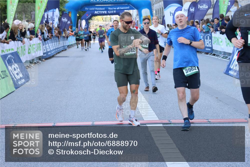01.09.2024 - BARMER Alsterlauf Strokosch-Dieckow http://msf.ph/oto/6888970 01.09.2024 09:54:37 Ziel 2372, 2878, 2899, 3402, 3442, 3637, 3654, 3679, 3938, 3962, 4492, 4519, 4836, 8074 meine-sportfotos.de