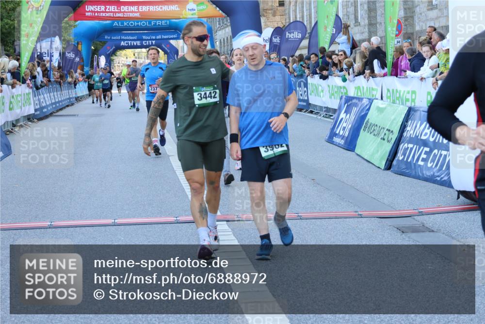 01.09.2024 - BARMER Alsterlauf Strokosch-Dieckow http://msf.ph/oto/6888972 01.09.2024 09:54:38 Ziel 1177, 2372, 2878, 2899, 3011, 3402, 3442, 3637, 3679, 3938, 3962, 4492, 4519, 4836, 5282, 5294, 8074 meine-sportfotos.de