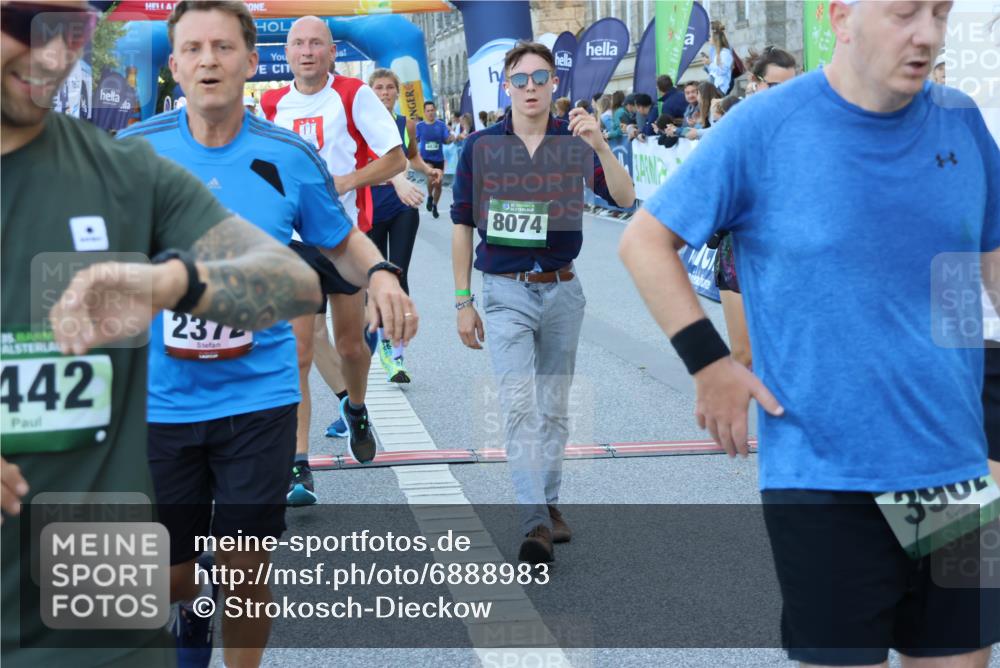 01.09.2024 - BARMER Alsterlauf Strokosch-Dieckow http://msf.ph/oto/6888983 01.09.2024 09:54:42 Ziel 1177, 2372, 2899, 3011, 3200, 3402, 3637, 3679, 3938, 4336, 4492, 4519, 4563, 4564, 4815, 4836, 4959, 5282, 5294, 8074, 8214 meine-sportfotos.de