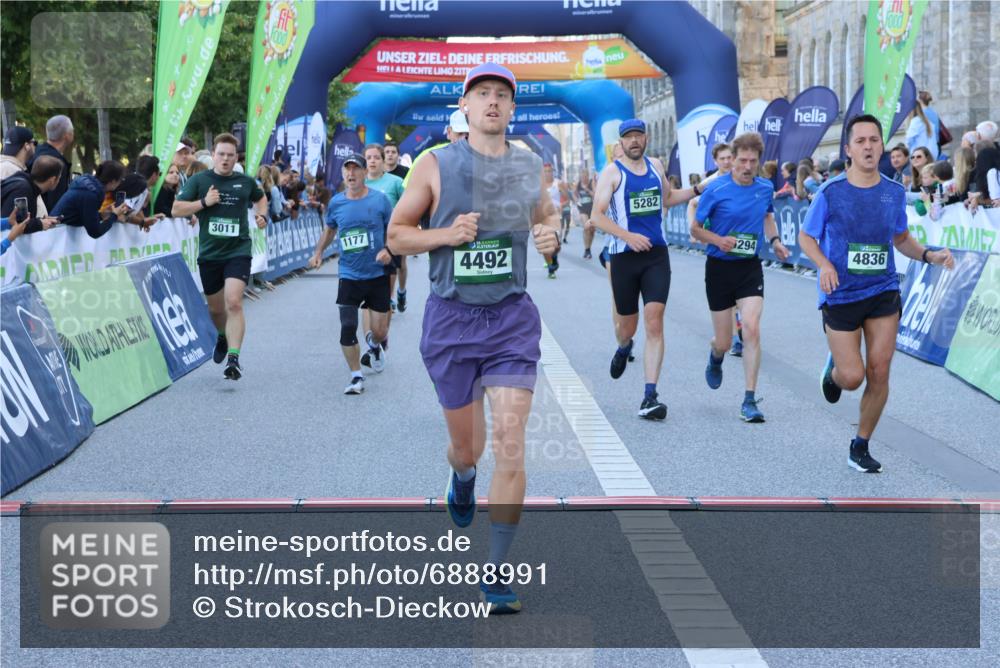 01.09.2024 - BARMER Alsterlauf Strokosch-Dieckow http://msf.ph/oto/6888991 01.09.2024 09:54:47 Ziel 1177, 2105, 2443, 3011, 3200, 3456, 4336, 4492, 4519, 4563, 4564, 4684, 4742, 4815, 4836, 4959, 5282, 5294, 8214 meine-sportfotos.de
