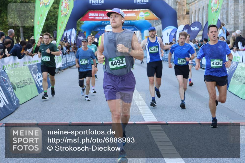 01.09.2024 - BARMER Alsterlauf Strokosch-Dieckow http://msf.ph/oto/6888993 01.09.2024 09:54:47 Ziel 1177, 2105, 2443, 3011, 3200, 3456, 4336, 4492, 4519, 4563, 4564, 4684, 4742, 4815, 4836, 4959, 5282, 5294, 8214 meine-sportfotos.de