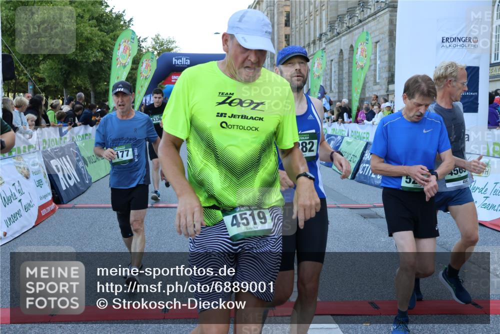 01.09.2024 - BARMER Alsterlauf Strokosch-Dieckow http://msf.ph/oto/6889001 01.09.2024 09:54:50 Ziel 1177, 2105, 2410, 2443, 3011, 3200, 3295, 3456, 4336, 4519, 4563, 4564, 4684, 4742, 4815, 4836, 4959, 5098, 5118, 5282, 5294, 8214 meine-sportfotos.de