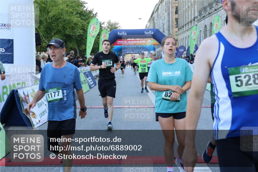 01.09.2024 - BARMER Alsterlauf Strokosch-Dieckow http://msf.ph/oto/6889002 01.09.2024 09:54:52 Ziel 2105, 2410, 2443, 2981, 3200, 3295, 3456, 4336, 4563, 4564, 4684, 4742, 4815, 4959, 5098, 5118, 8214 meine-sportfotos.de
