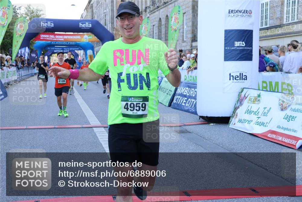 01.09.2024 - BARMER Alsterlauf Strokosch-Dieckow http://msf.ph/oto/6889006 01.09.2024 09:54:54 Ziel 2024, 2105, 2410, 2443, 2981, 3295, 3364, 3456, 4414, 4684, 4742, 4959, 5098, 5118, 5246 meine-sportfotos.de