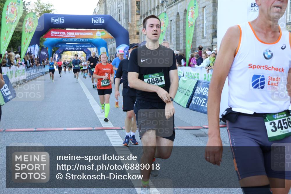 01.09.2024 - BARMER Alsterlauf Strokosch-Dieckow http://msf.ph/oto/6889018 01.09.2024 09:54:58 Ziel 2024, 2105, 2129, 2249, 2410, 2443, 2864, 2970, 2981, 3295, 3364, 3731, 4386, 4387, 4414, 4684, 4742, 5098, 5118, 5246, 8093 meine-sportfotos.de