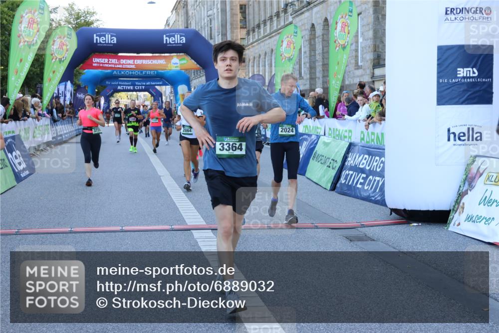 01.09.2024 - BARMER Alsterlauf Strokosch-Dieckow http://msf.ph/oto/6889032 01.09.2024 09:55:05 Ziel 2024, 2129, 2249, 2312, 2321, 2511, 2533, 2864, 2970, 2981, 3364, 3731, 4254, 4386, 4387, 4414, 4607, 5007, 5246, 5293, 8093 meine-sportfotos.de