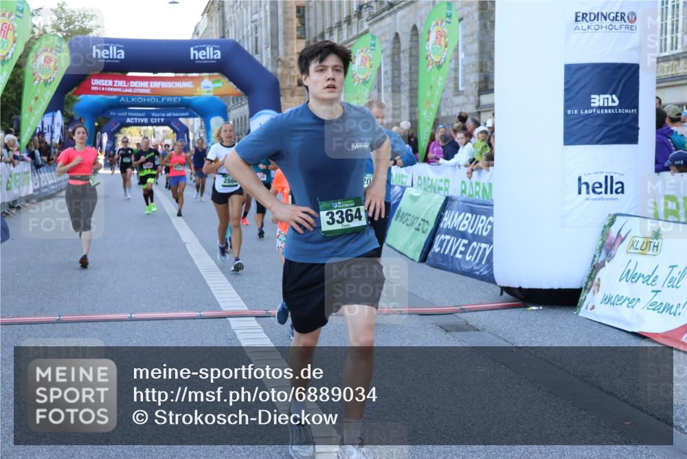 01.09.2024 - BARMER Alsterlauf Strokosch-Dieckow http://msf.ph/oto/6889034 01.09.2024 09:55:05 Ziel 2024, 2129, 2249, 2312, 2321, 2511, 2533, 2864, 2970, 2981, 3364, 3731, 4254, 4386, 4387, 4414, 4607, 5007, 5246, 5293, 8093 meine-sportfotos.de